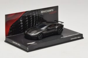 Aston Martin V12 Zagato Scintilla Silver Minichamps 1:43 437137221 Diecast — photo 2 of 5
