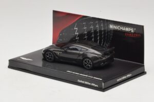 Aston Martin V12 Zagato Scintilla Silver Minichamps 1:43 437137221 Diecast — photo 3 of 5