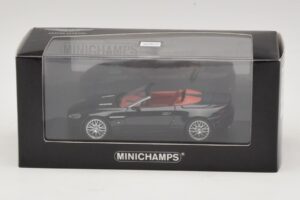 Aston Martin V8 Vantage Roadster Black Metallic Minichamps 1:43 400137431 Diecast — photo 4 of 4