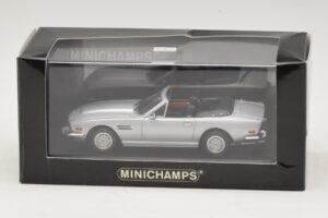 Aston Martin V8 Volante Silver Minichamps 1:43 400137601 Diecast — photo 4 of 4