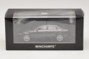 Audi A4 B8 Brown Metallic Minichamps 1:43 410011000 Diecast — photo 3 of 3