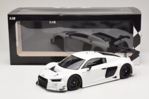 Audi R8 LMS Ultra White 2015 Minichamps 1:18 153151100 Diecast — photo 6 of 6
