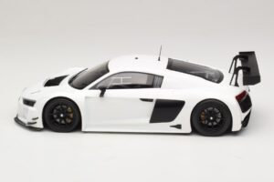 Audi R8 LMS Ultra White 2015 Minichamps 1:18 153151100 Diecast — photo 3 of 6