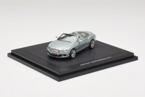 Bentley Continental GTC Light Grey Metallic Minichamps 1:43 Bentley Continental GTC Light Grey Metallic Minichamps 1:43 BL907 Diecast