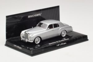 Bentley S1 Continental Silver Minichamps 1:43 436139552 Diecast — photo 2 of 4