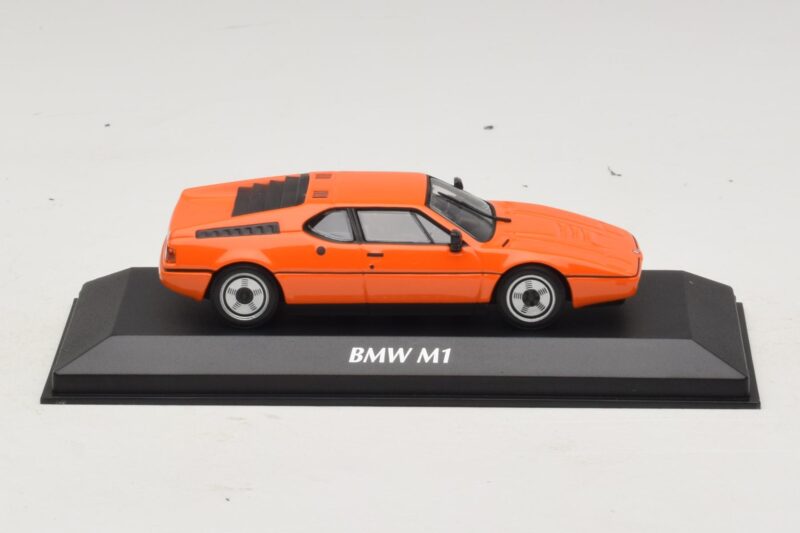 BMW M1 Orange Maxichamps 1:43 940025020 Diecast