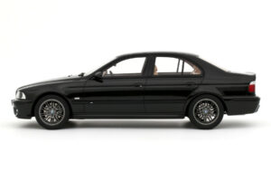 BMW M5 E39 Black Sapphire Metallic Otto 1:18 OT1338 Resin — photo 3 of 4