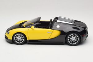 Bugatti Veyron Grand Sport Black Lemon Minichamps 1:18 100110831 Diecast — photo 4 of 8