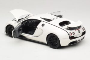 Bugatti Veyron Super Sport White Minichamps 1:18 100110844 Diecast — photo 5 of 8