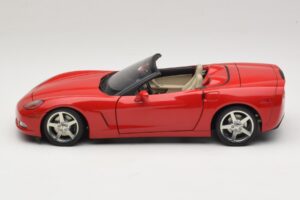 Chevrolet Corvette C6 Convertible Red AUTOart 1:18 71221 Diecast — photo 4 of 8