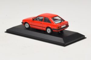 Ford Escort Mk3 3-door Red Minichamps 1:43 400085000 Diecast — photo 3 of 4