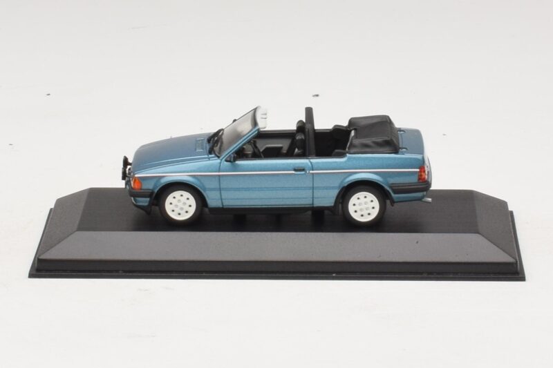 Ford Escort Mk3 Cabriolet Blue Metallic Minichamps 1:43 400085030 Diecast
