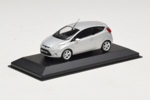 Ford Fiesta Mk7 Moondust Silver Metallic Minichamps 1:43 403088003 Diecast — photo 2 of 4