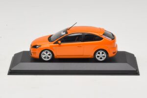 Ford Focus ST Mk2 Electric Orange Minichamps 1:43 400087302 Diecast