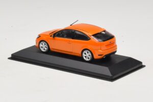 Ford Focus ST Mk2 Electric Orange Replacement Box Minichamps 1:43 400087302-R1 Diecast — photo 3 of 4