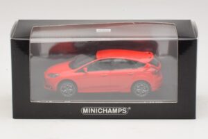 Ford Focus ST Mk3 Red Minichamps 1:43 410081001 Diecast — photo 4 of 4