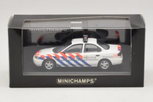 Ford Mondeo Mk1 Saloon Police Minichamps 1:43 433082091 Diecast — photo 4 of 4
