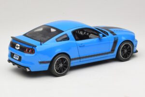 Ford Mustang Boss 302 S197 Blue Shelby Collectibles 1:18 25414S Diecast — photo 3 of 8