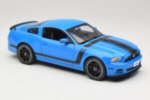 Ford Mustang Boss 302 S197 Blue Shelby Collectibles 1:18 25414S Diecast — photo 6 of 8
