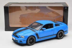 Ford Mustang Boss 302 S197 Blue Shelby Collectibles 1:18 25414S Diecast — photo 8 of 8