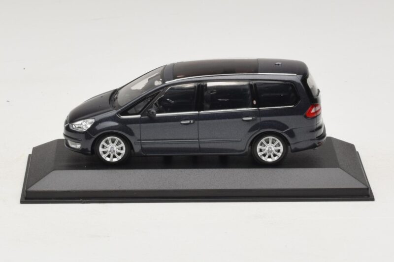 Ford S-Max Dark Grey Metallic Minichamps 1:43 400085400-P1 Diecast