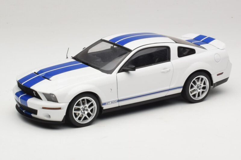 Ford Shelby Cobra GT500 Concept White with Blue Stripe AUTOart 1:18 73052 Diecast