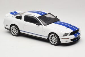 Ford Shelby Cobra GT500 Concept White with Blue Stripe AUTOart 1:18 73052 Diecast — photo 6 of 8