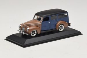 Ford V8 De Luxe Woody Station Wagon Brown Blue Minichamps 1:43 400082112 Diecast — photo 2 of 4
