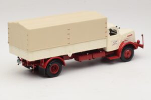 Henschel HS 140 Flatbed Truck White Red Minichamps 1:43 439171020 Diecast — photo 2 of 6