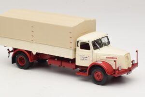 Henschel HS 140 Flatbed Truck White Red Minichamps 1:43 439171020 Diecast — photo 4 of 6