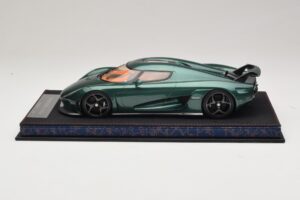Koenigsegg Regera Green Tinted Carbon FrontiArt 1:18 AS010-110 Resin — photo 3 of 7