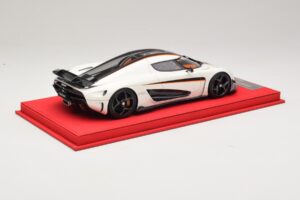 Koenigsegg Regera White with Black Carbon FrontiArt 1:18 REMC043 Resin — photo 2 of 7