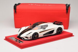 Koenigsegg Regera White with Black Carbon FrontiArt 1:18 REMC043 Resin — photo 7 of 7