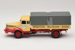 Krupp Titan Flatbed Truck Baumann Bonn Minichamps 1:43 439069025 Diecast — photo 3 of 6