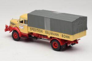 Krupp Titan Flatbed Truck Baumann Bonn Minichamps 1:43 439069025 Diecast — photo 5 of 6