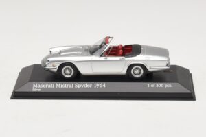 Maserati Mistral Spyder Silver Minichamps 1:43 437123431 Diecast