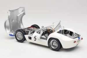 Maserati Tipo 61 #5 S. Moss / D. Gurney Camoradi ADAC 1000km Nurburgring Winner 1960 Minichamps 1:18 100601205 Diecast — photo 5 of 8