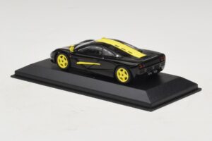 McLaren F1 Black With Yellow Stripes Minichamps 1:43 MCLAREN004 Diecast — photo 2 of 4
