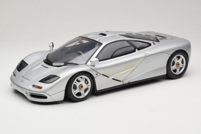 McLaren F1 Silver Minichamps 1:12 530133123 Diecast