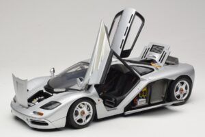 McLaren F1 Silver Minichamps 1:12 530133123 Diecast — photo 2 of 8