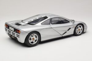 McLaren F1 Silver Minichamps 1:12 530133123 Diecast — photo 3 of 8