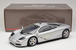 McLaren F1 Silver Minichamps 1:12 530133123 Diecast — photo 8 of 8