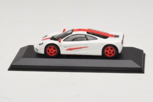 McLaren F1 White With Red Stripes Minichamps 1:43 MCLAREN003 Diecast — photo 4 of 4