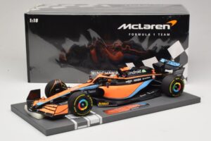 McLaren MCL36 #3 D. Ricciardo Bahrain GP 2022 Minichamps 1:18 537221803 Diecast — photo 2 of 7