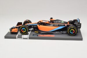 McLaren MCL36 #3 D. Ricciardo Bahrain GP 2022 Minichamps 1:18 537221803 Diecast — photo 4 of 7