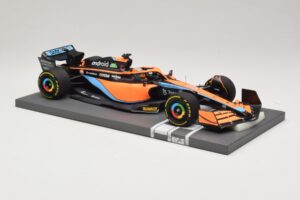 McLaren MCL36 #3 D. Ricciardo Bahrain GP 2022 Minichamps 1:18 537221803 Diecast — photo 7 of 7
