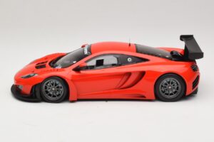 McLaren MP4-12C GT3 Red 2013 Minichamps 1:18 151121392 Diecast — photo 3 of 6