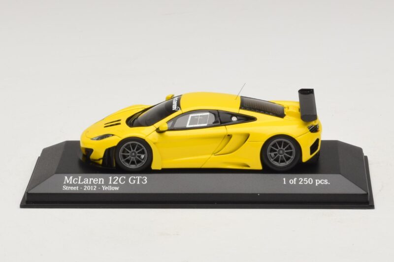 McLaren MP4-12C GT3 Street Yellow Minichamps 1:43 437121396 Diecast