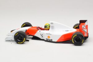 McLaren MP4/8 Ford #8 A. Senna Winner Japanese GP 1993 Minichamps 1:18 540931878 Diecast — photo 4 of 7