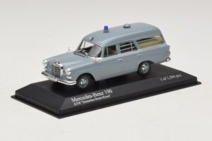 Mercedes 190 W110 Ambulance DRK Minichamps 1:43 400037270 Diecast — photo 2 of 4